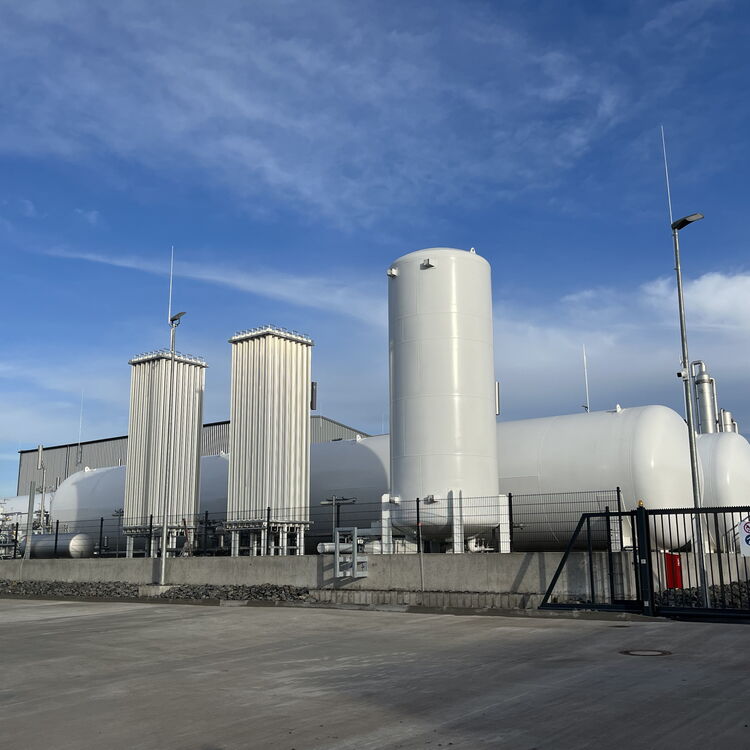 Foto der Betankungsanlage der Erdgas Südwest Bio-LNG GmbH in Burghaun